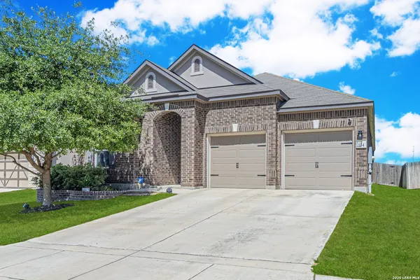 $2,400 | 114 Colonial Bluff, Universal City, TX 78148