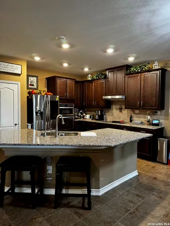 $2,400 | 114 Colonial Bluff, Universal City, TX 78148