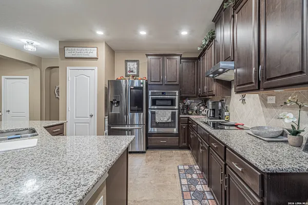 $2,400 | 114 Colonial Bluff, Universal City, TX 78148
