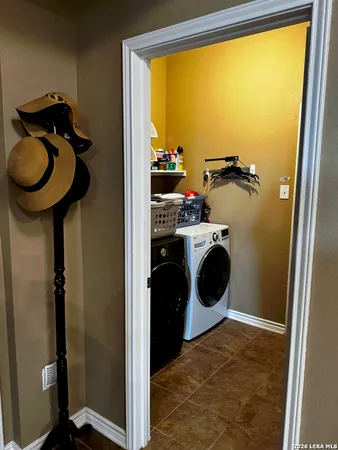 $2,400 | 114 Colonial Bluff, Universal City, TX 78148