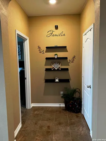 $2,400 | 114 Colonial Bluff, Universal City, TX 78148