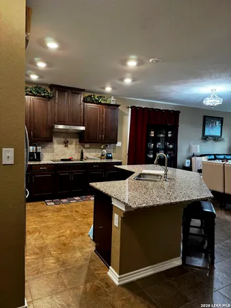 $2,400 | 114 Colonial Bluff, Universal City, TX 78148