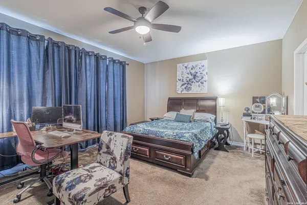 $2,400 | 114 Colonial Bluff, Universal City, TX 78148