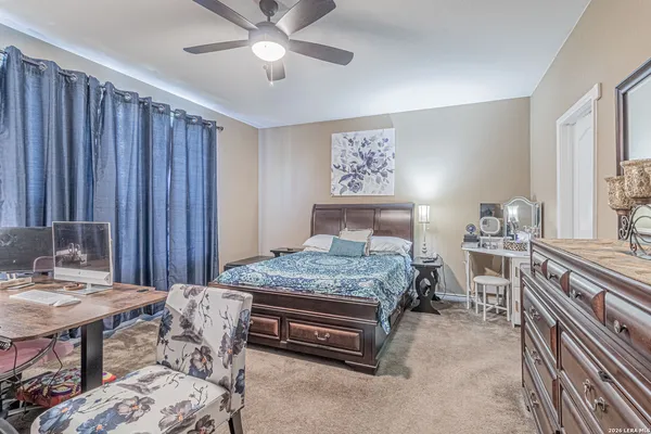 $2,400 | 114 Colonial Bluff, Universal City, TX 78148