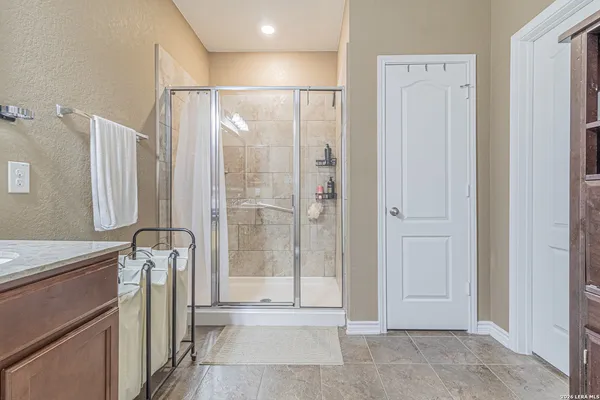 $2,400 | 114 Colonial Bluff, Universal City, TX 78148
