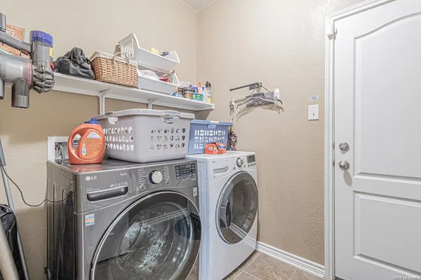 $2,400 | 114 Colonial Bluff, Universal City, TX 78148