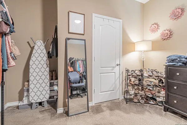 $2,400 | 114 Colonial Bluff, Universal City, TX 78148