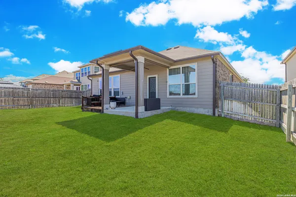 $2,400 | 114 Colonial Bluff, Universal City, TX 78148