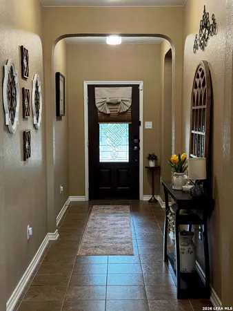 $2,400 | 114 Colonial Bluff, Universal City, TX 78148