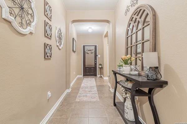 $2,400 | 114 Colonial Bluff, Universal City, TX 78148