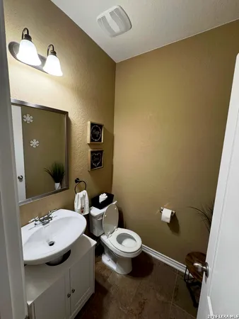 $2,400 | 114 Colonial Bluff, Universal City, TX 78148