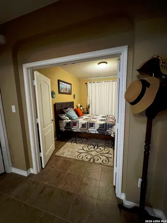 $2,400 | 114 Colonial Bluff, Universal City, TX 78148