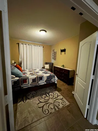 $2,400 | 114 Colonial Bluff, Universal City, TX 78148