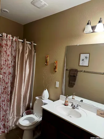 $2,400 | 114 Colonial Bluff, Universal City, TX 78148