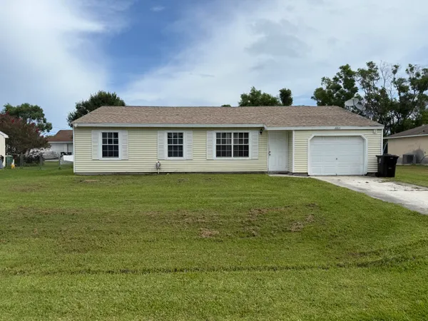 $2,200 | 2831 Southeast Leigh Avenue, Port St. Lucie, FL 34952
