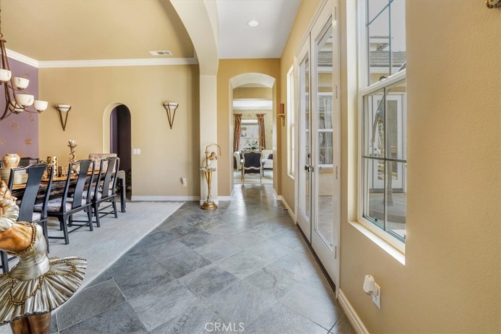 889 Highridge Street Riverside, CA 92506 - Photo 8 of 30