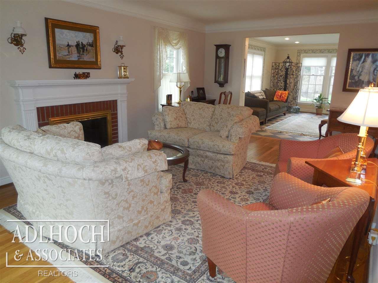 172 Moran Road Grosse Pointe Farms, MI 48236 - Photo 3 of 30