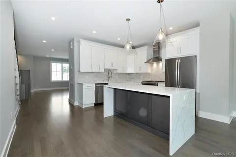 $1,249,999 | 40 Devoe Street, Unit B, Dobbs Ferry, NY 10522