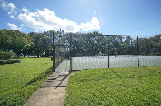 $1,800 | 4515 La Capri Court, Tampa, FL 33611