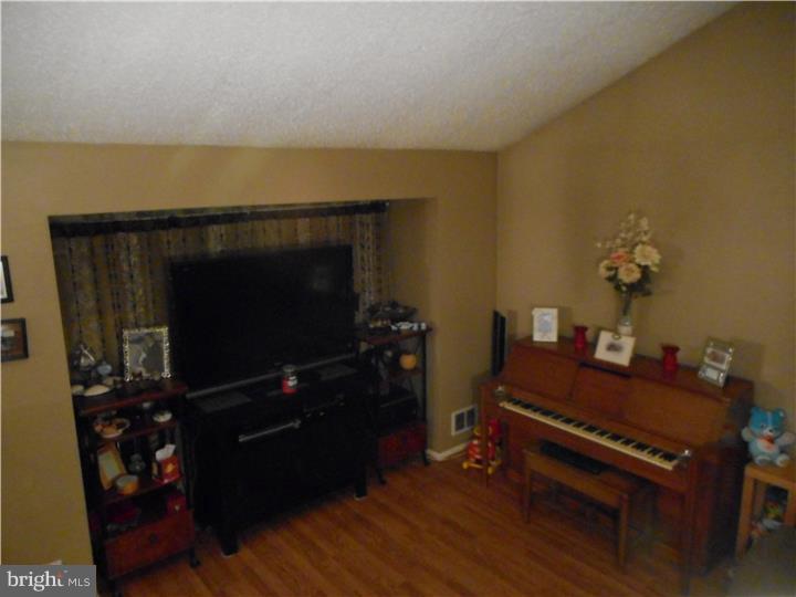 55 Gerard Road Hamilton, NJ 08620 - Photo 3 of 12