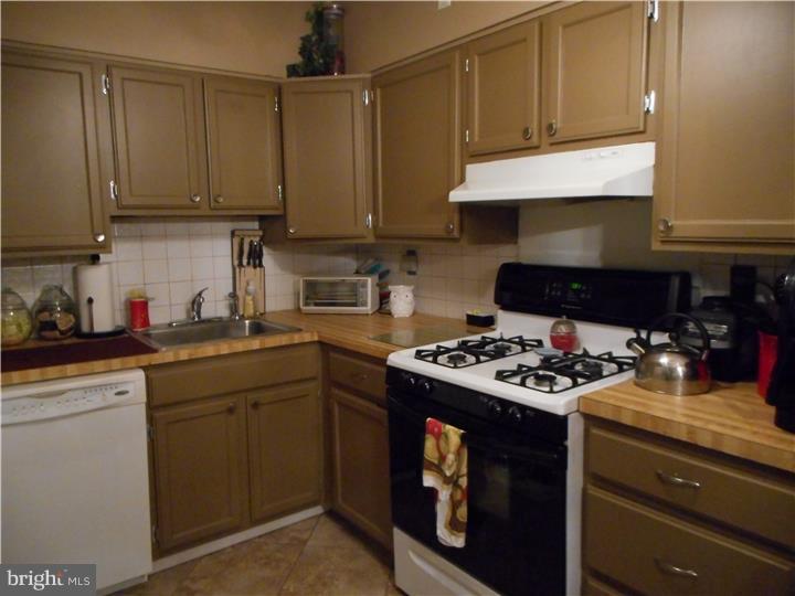 55 Gerard Road Hamilton, NJ 08620 - Photo 4 of 12