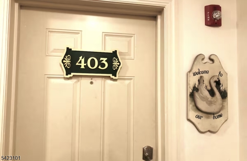 15 Tichenor Street, Unit 403 Newark, NJ 07114 - Photo 4 of 24