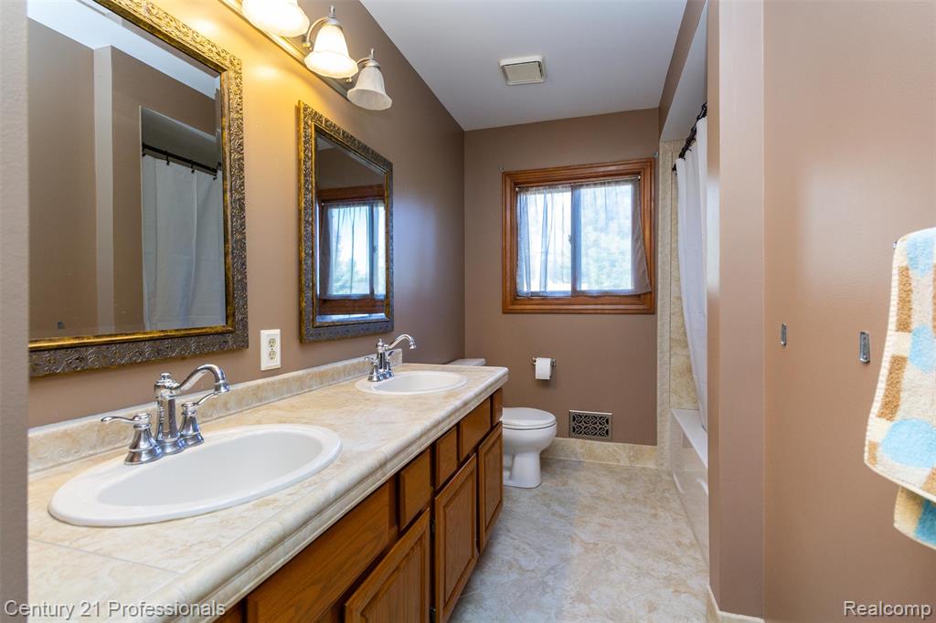 1244 Rothwell Drive Troy, MI 48084 - Photo 30 of 48 Gallery Image 30