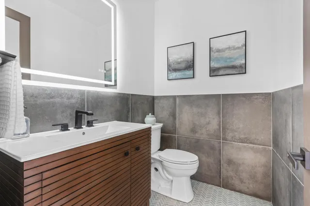 $2,400,000 | 78-7002 Ola Kino Street, Kailua-Kona, HI 96740