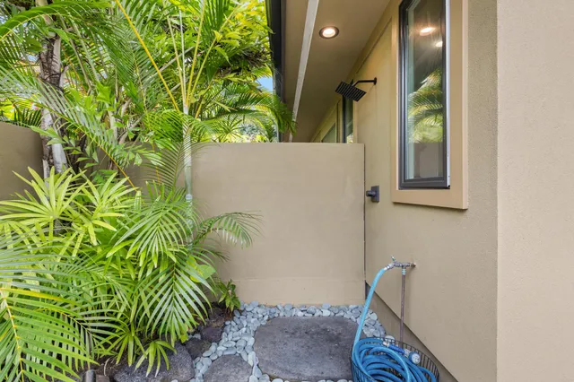 $2,400,000 | 78-7002 Ola Kino Street, Kailua-Kona, HI 96740