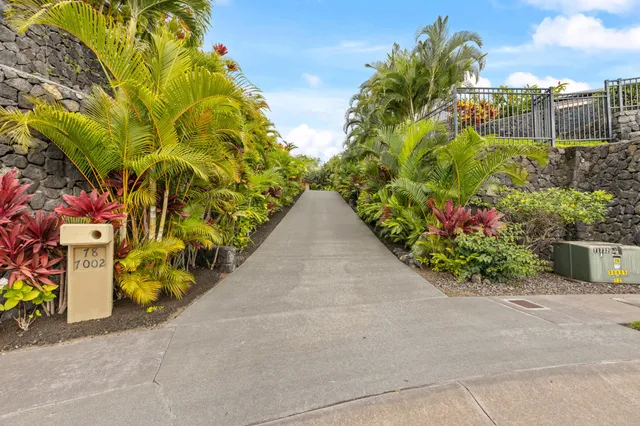 $2,400,000 | 78-7002 Ola Kino Street, Kailua-Kona, HI 96740