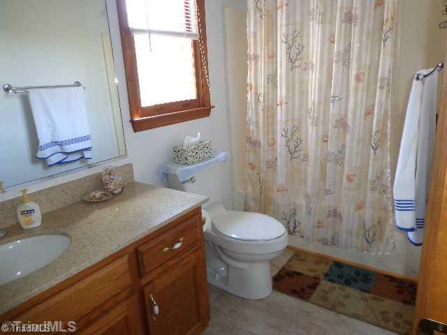 2341 South Fork Road Denton, NC 27239 - Photo 6 of 16 Master Bath/Spa.