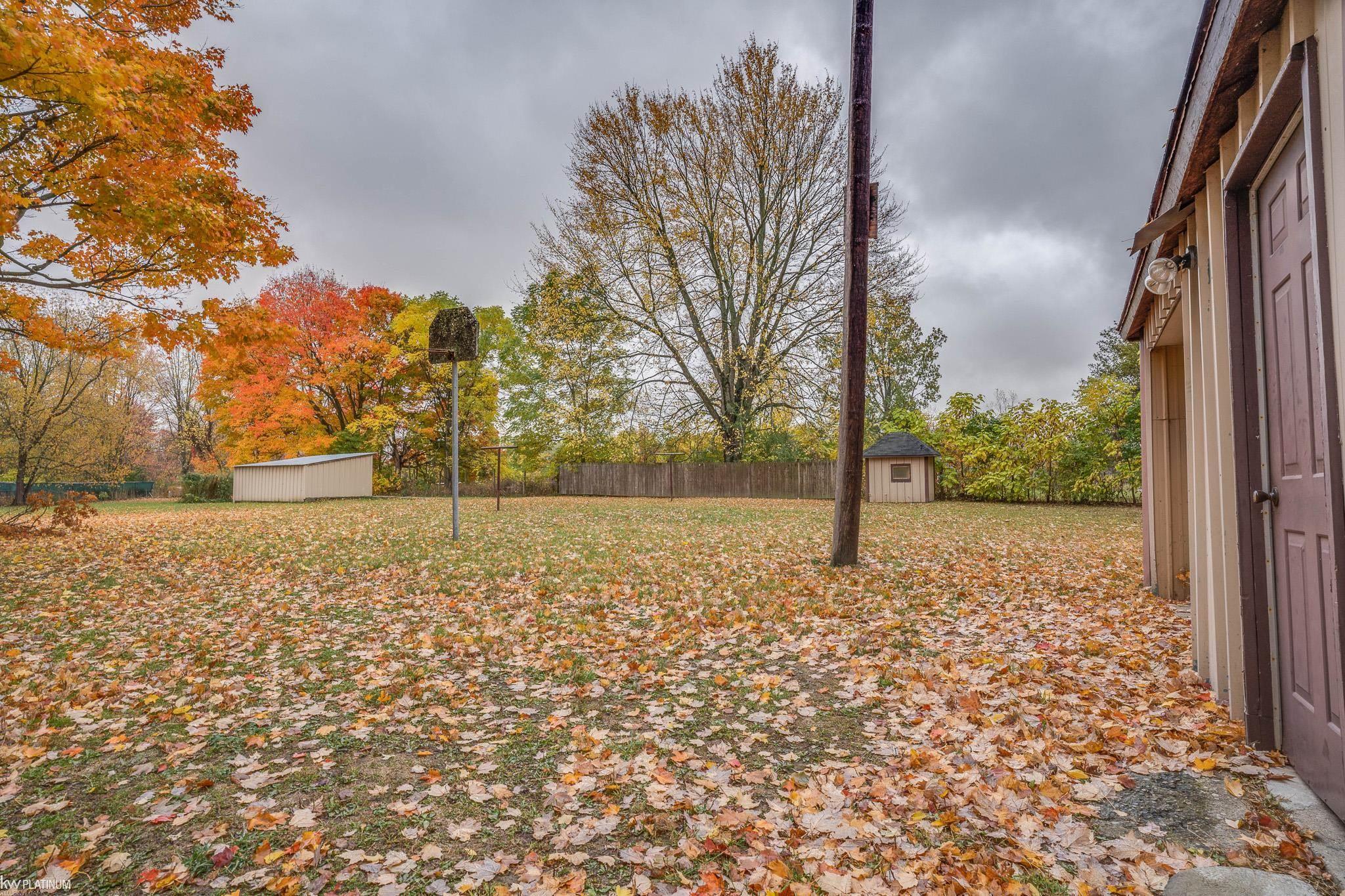 12743 Bryce Road Emmett, MI 48022 - Photo 5 of 24 50093771-4.JPG