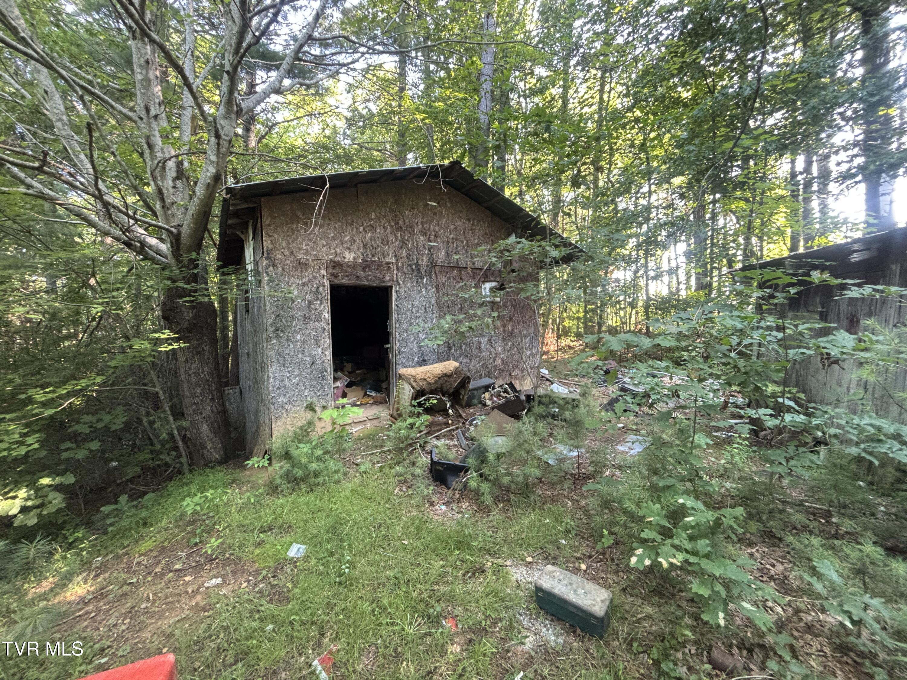 1481 Pleasant Valley Road Mountain City, TN 37683 - Photo 8 of 44 IMG_0634