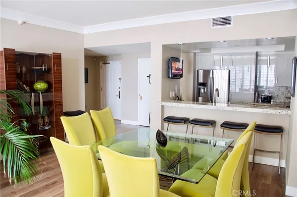 a view of yard with palm trees