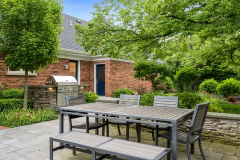 $1,695,000 | 150 North Suffolk Lane, Lake Forest, IL 60045