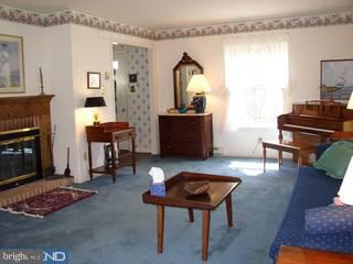 1323 Dell Road Norristown, PA 19403 - Photo 2 of 6 Gallery Image 2
