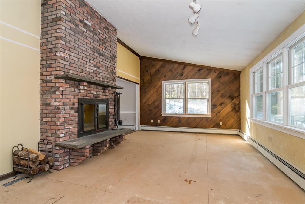 54 Spectacle Hill Road Bolton, MA 01740 - Photo 11 of 34