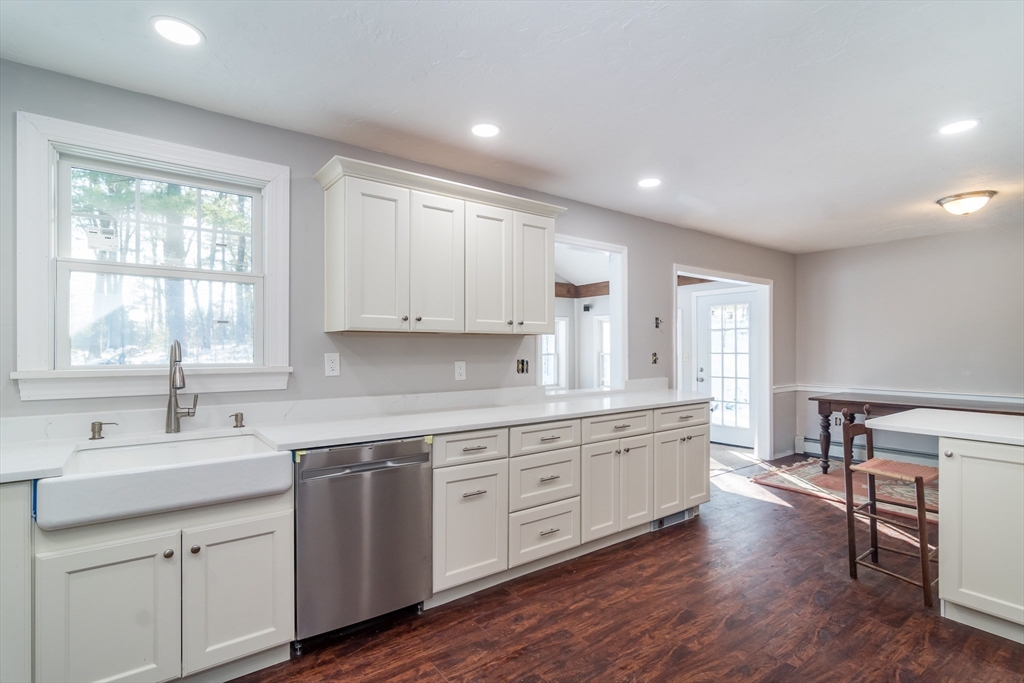 54 Spectacle Hill Road Bolton, MA 01740 - Photo 5 of 34