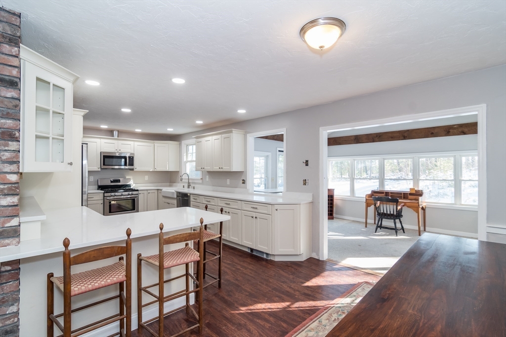 54 Spectacle Hill Road Bolton, MA 01740 - Photo 8 of 34