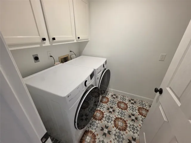 a view of utility room