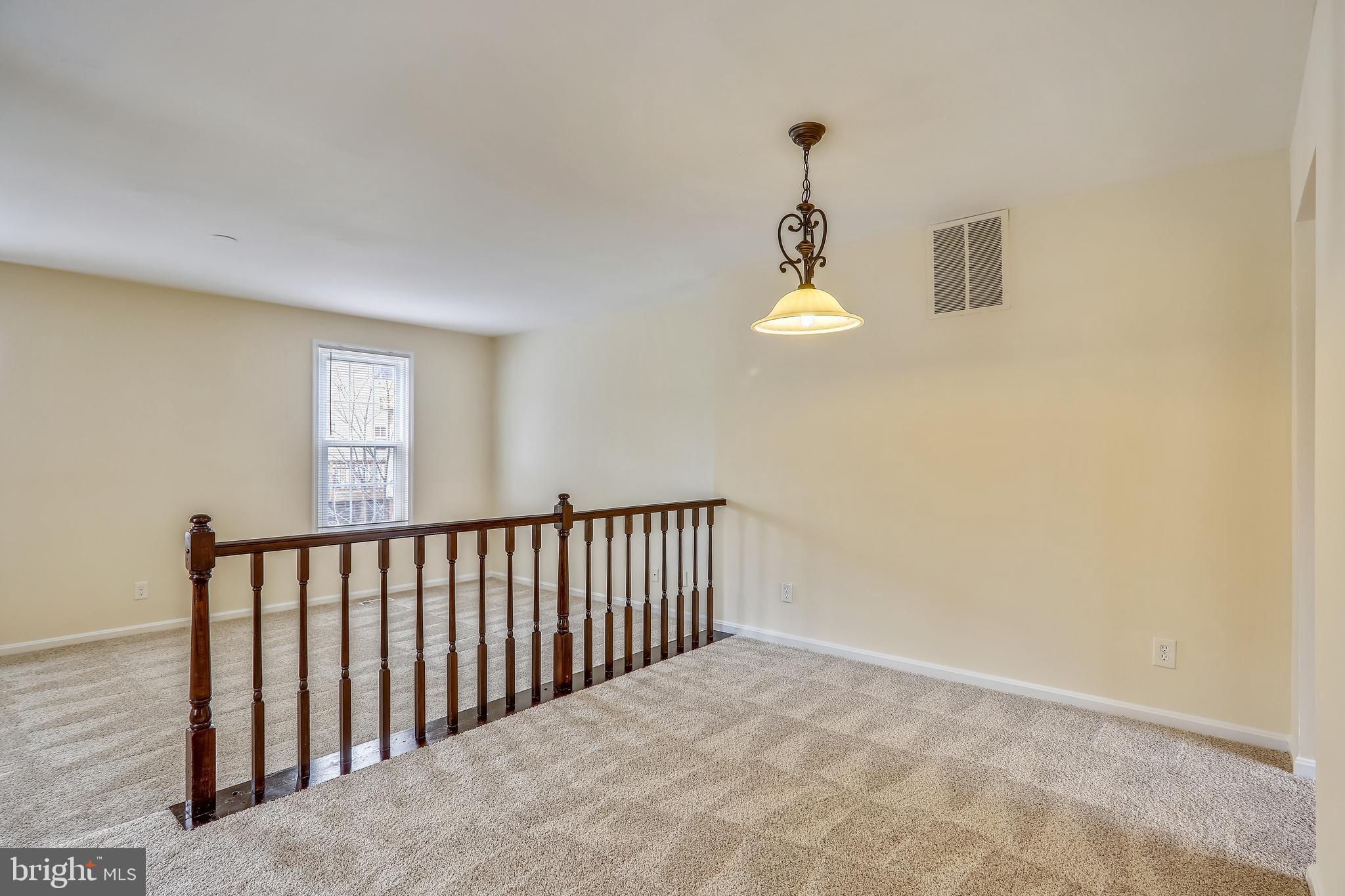 10600 Georgia Avenue Silver Spring, MD 20902 - Photo 9 of 44 Main level dining room