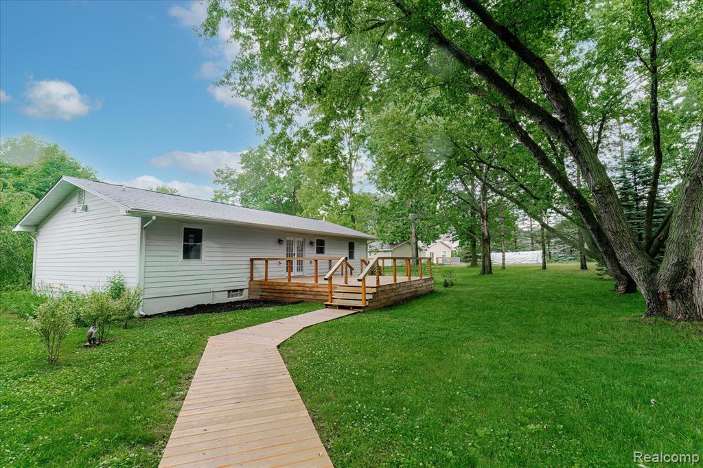 4072 Mill Lake Road Lake Orion, MI 48360 - Photo 25 of 29 Gallery Image 25