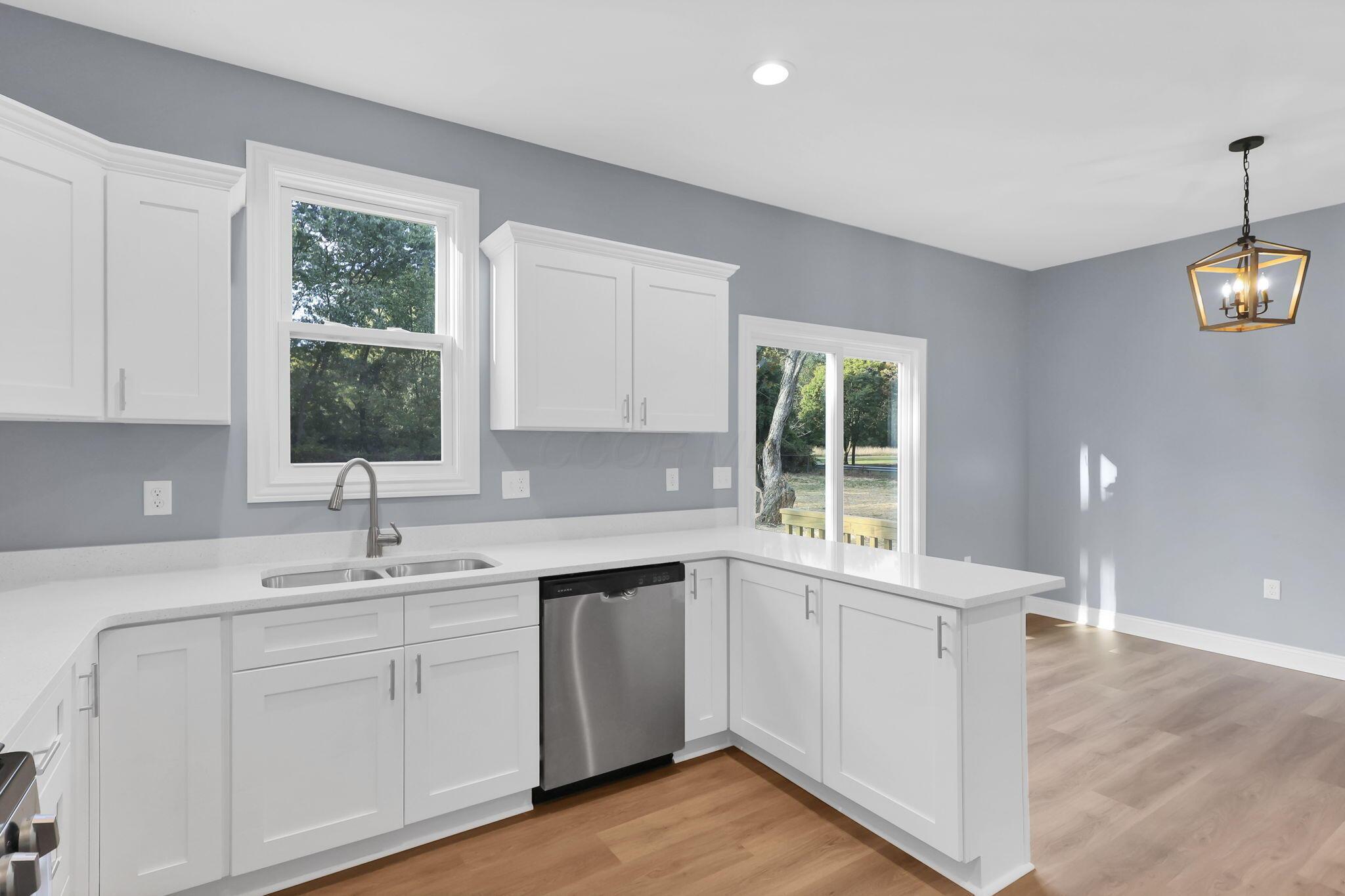 3252 Dover Road Columbus, OH 43204 - Photo 17 of 39 Big Open Kitchen