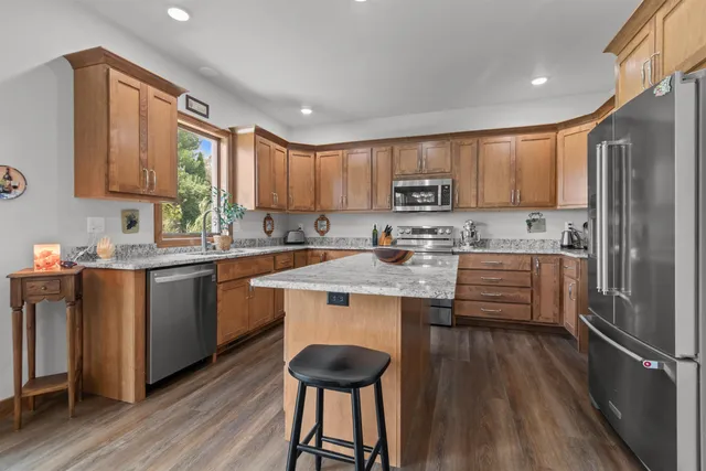 $454,900 | 810 Whisper Falls Lane, Menasha, WI 54952