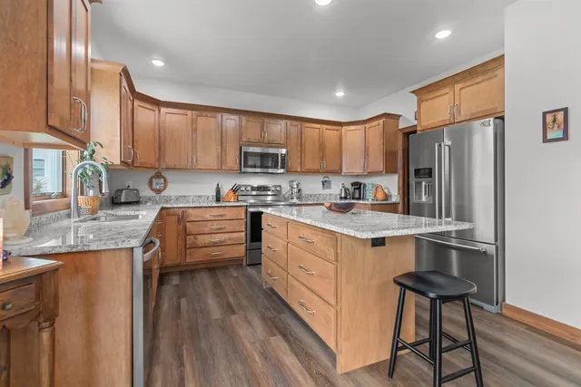 $454,900 | 810 Whisper Falls Lane, Menasha, WI 54952