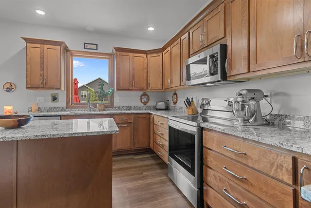 $454,900 | 810 Whisper Falls Lane, Menasha, WI 54952