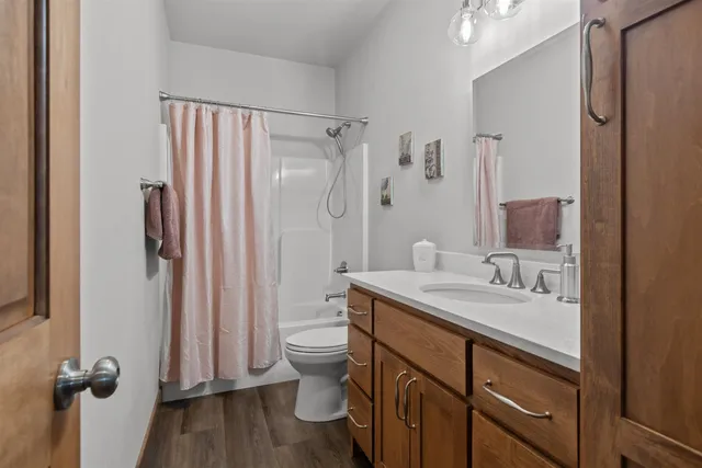 $454,900 | 810 Whisper Falls Lane, Menasha, WI 54952