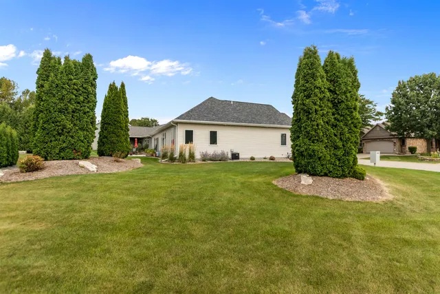 $454,900 | 810 Whisper Falls Lane, Menasha, WI 54952