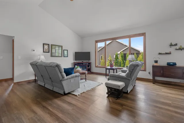 $454,900 | 810 Whisper Falls Lane, Menasha, WI 54952