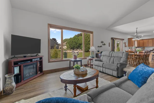 $454,900 | 810 Whisper Falls Lane, Menasha, WI 54952